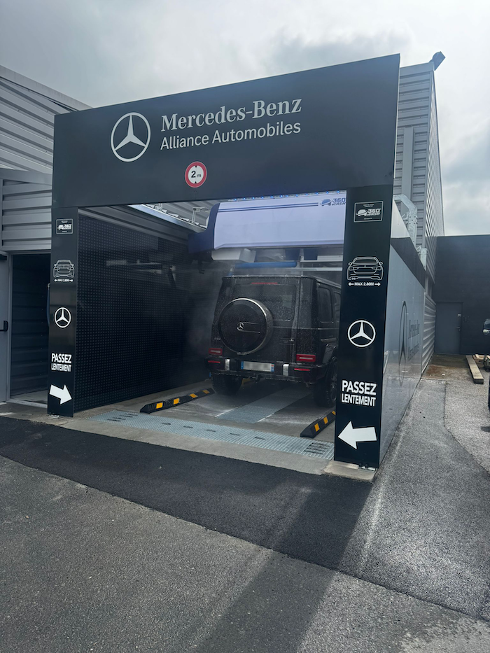 Nouvelle installation d’un robot 360° Wash chez Groupe Alliance Mercedes à Carentan-les-Marais
